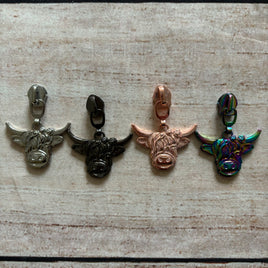 Highland cow #5 zipper pull