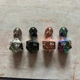 DnD dice #5 zipper pull