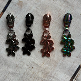 Triple flower #5 zipper pull